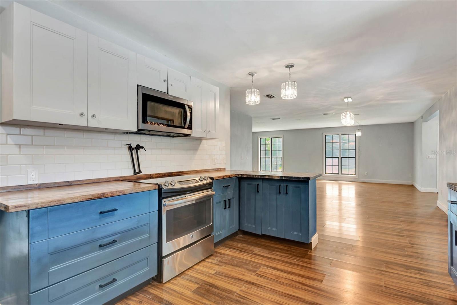 Image 13 of 47 For 132 Southwind Circle