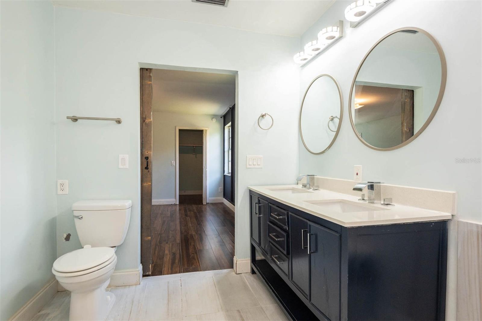 Image 20 of 47 For 132 Southwind Circle