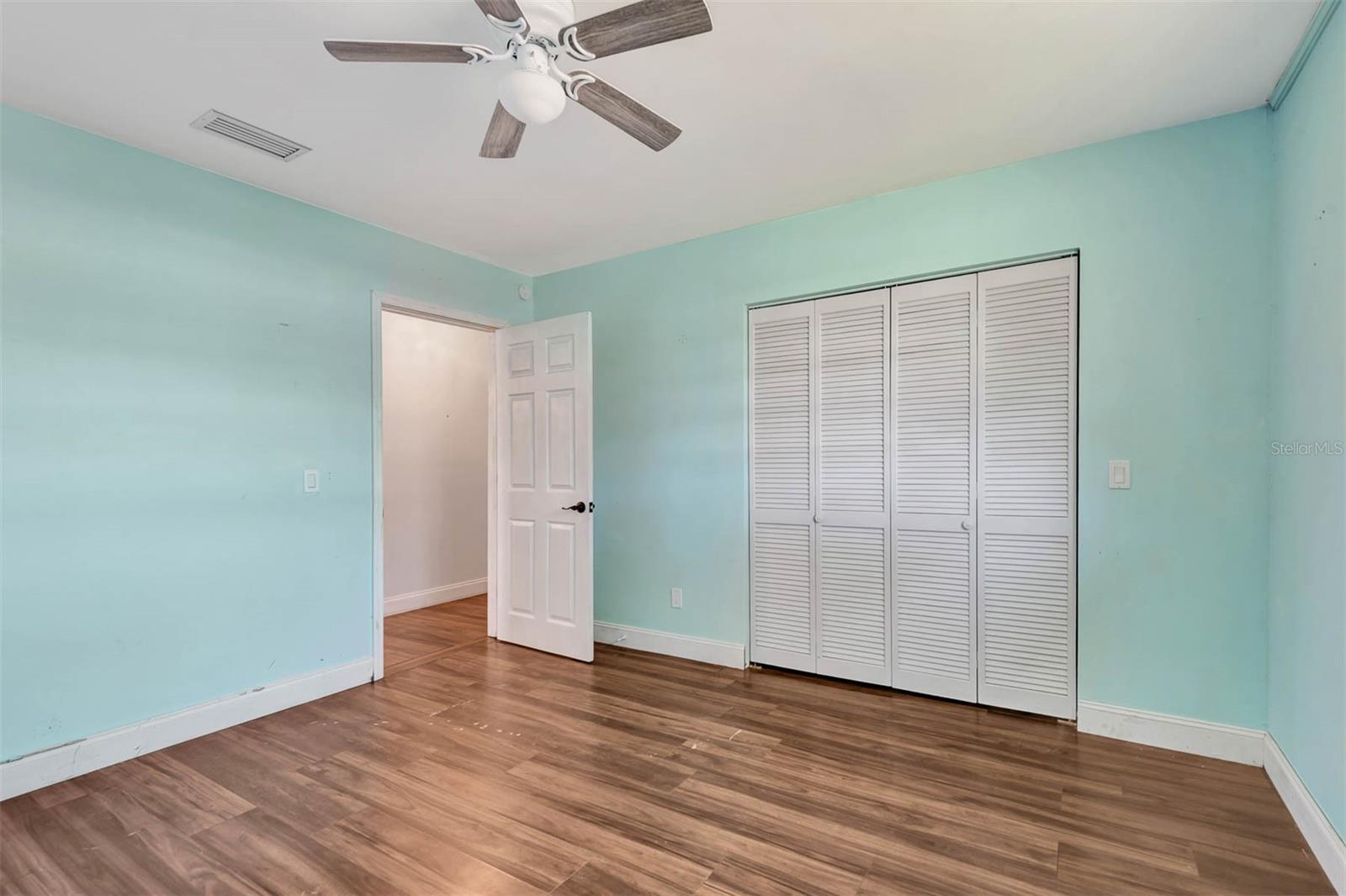 Image 22 of 47 For 132 Southwind Circle