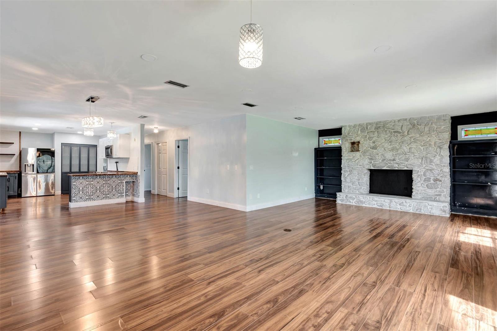 Image 4 of 47 For 132 Southwind Circle