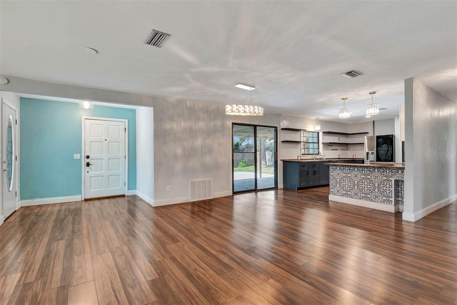 Image 7 of 47 For 132 Southwind Circle