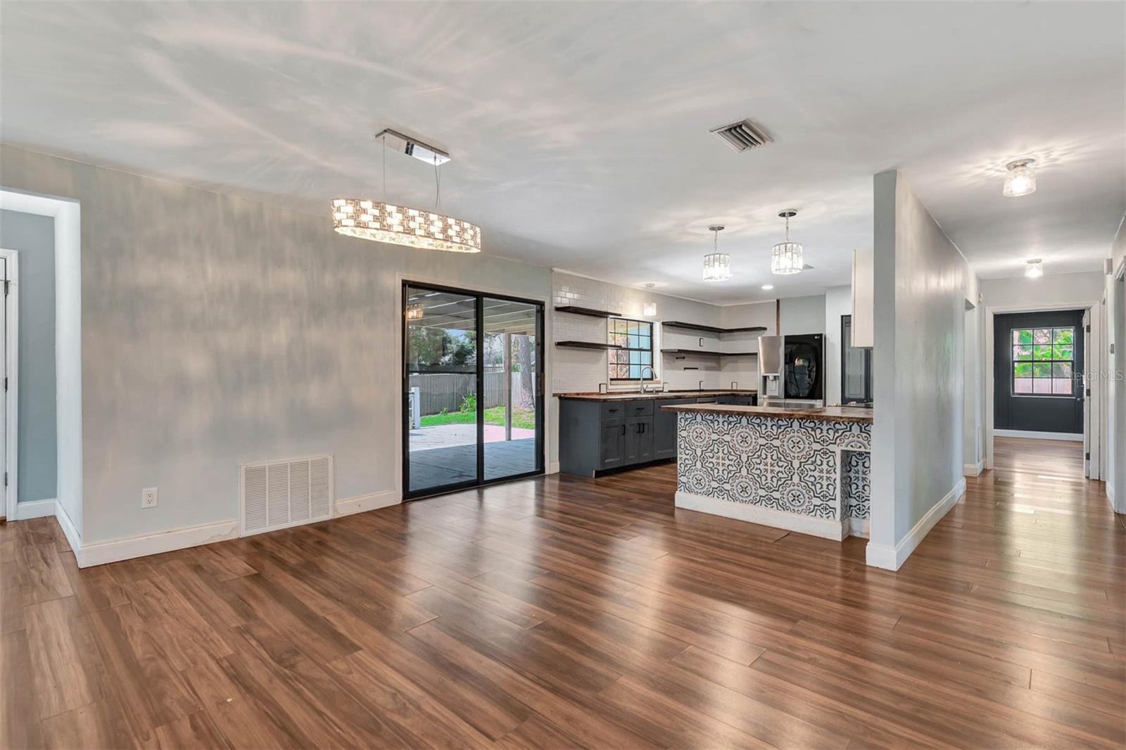 Image 8 of 47 For 132 Southwind Circle