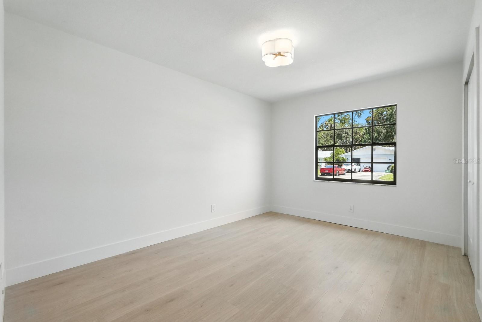 Image 15 of 18 For 43 Courtney Place