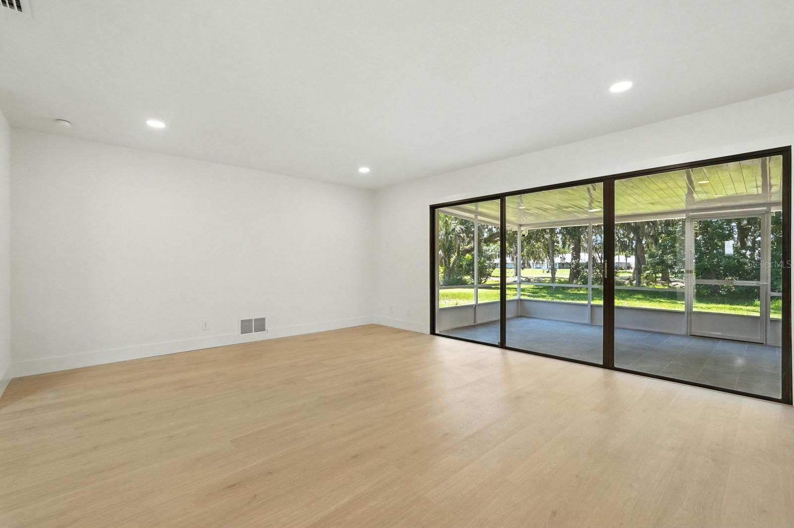 Image 8 of 18 For 43 Courtney Place