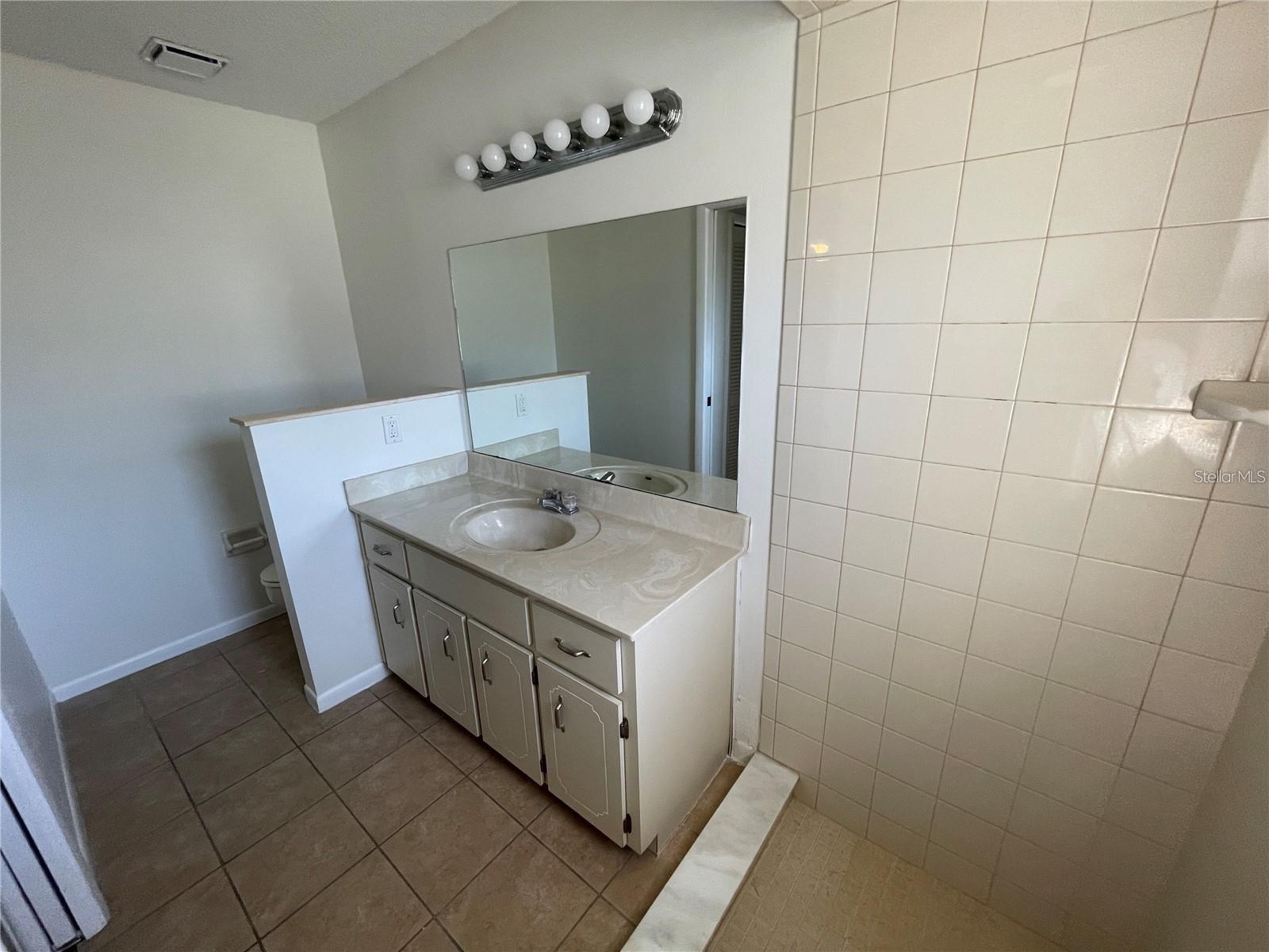 Image 14 of 24 For 9 Birchwood Place