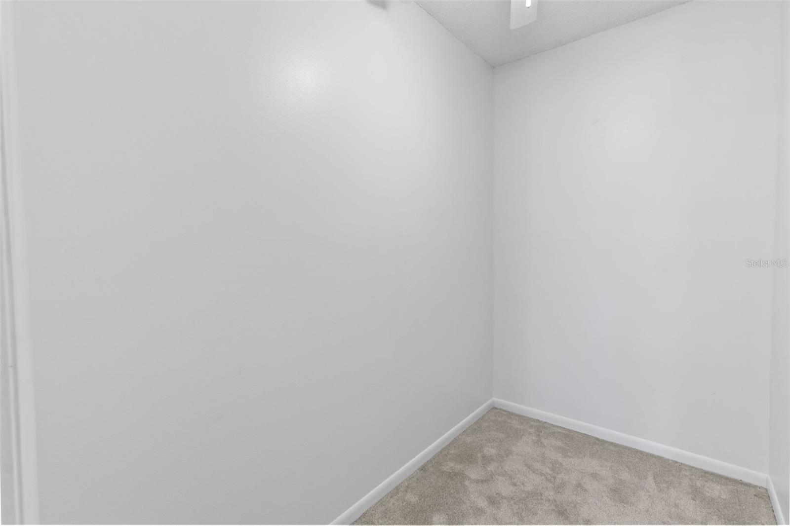 Image 17 of 43 For 640 Nova Road 213