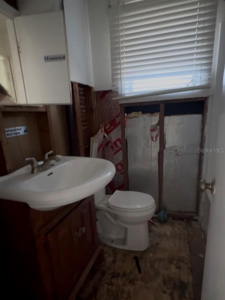 Image 19 of 42 For 122 Garfield Avenue