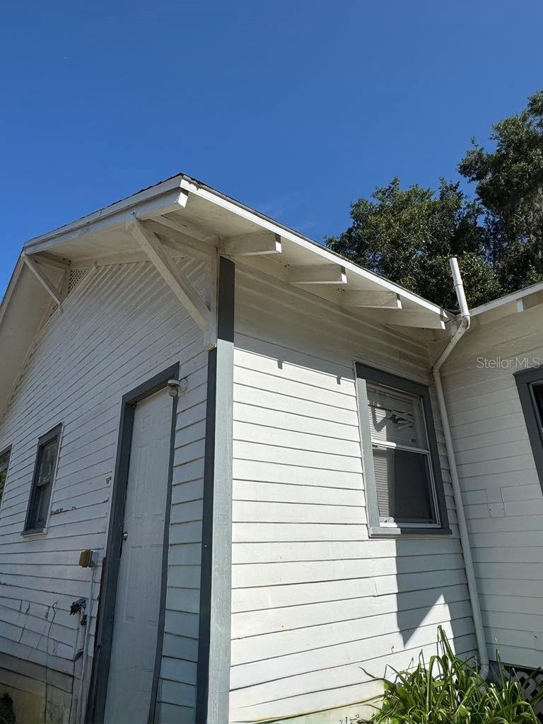 Image 4 of 42 For 122 Garfield Avenue