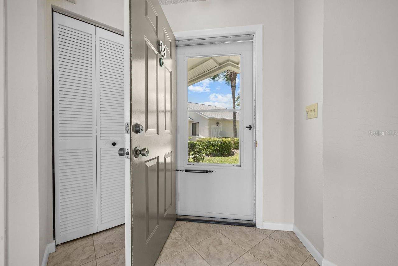 Image 10 of 74 For 39 Lake Forest Place