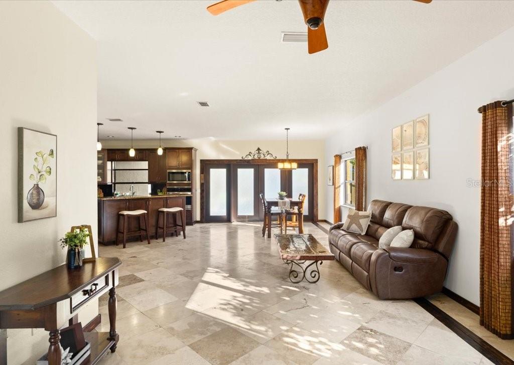 Image 12 of 97 For 601 Cumberland Drive