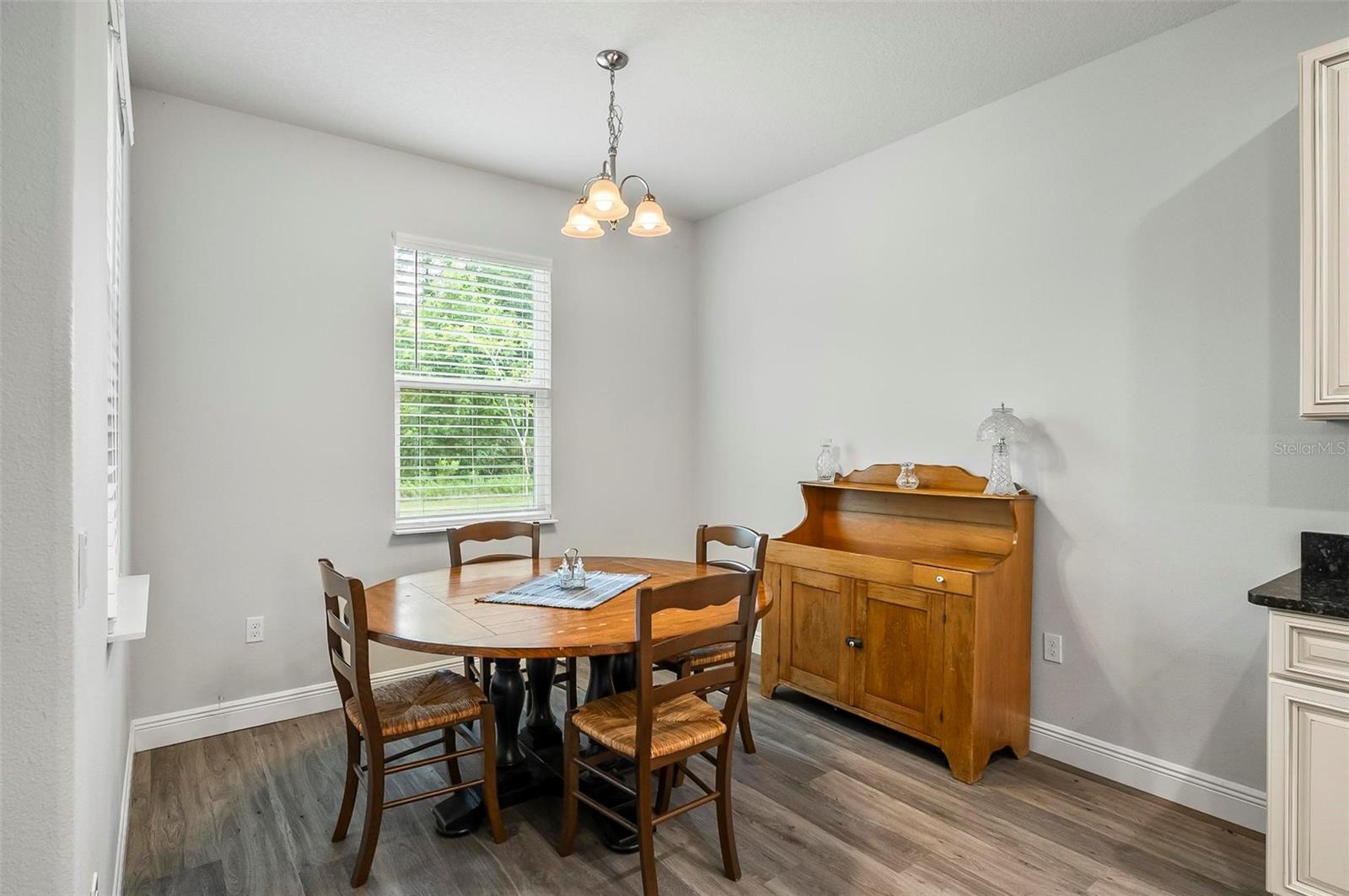 Image 12 of 65 For 9 Elder Place