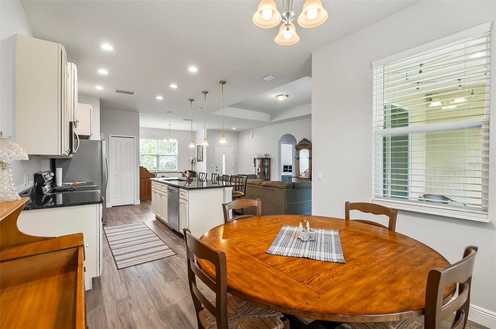 Image 14 of 65 For 9 Elder Place