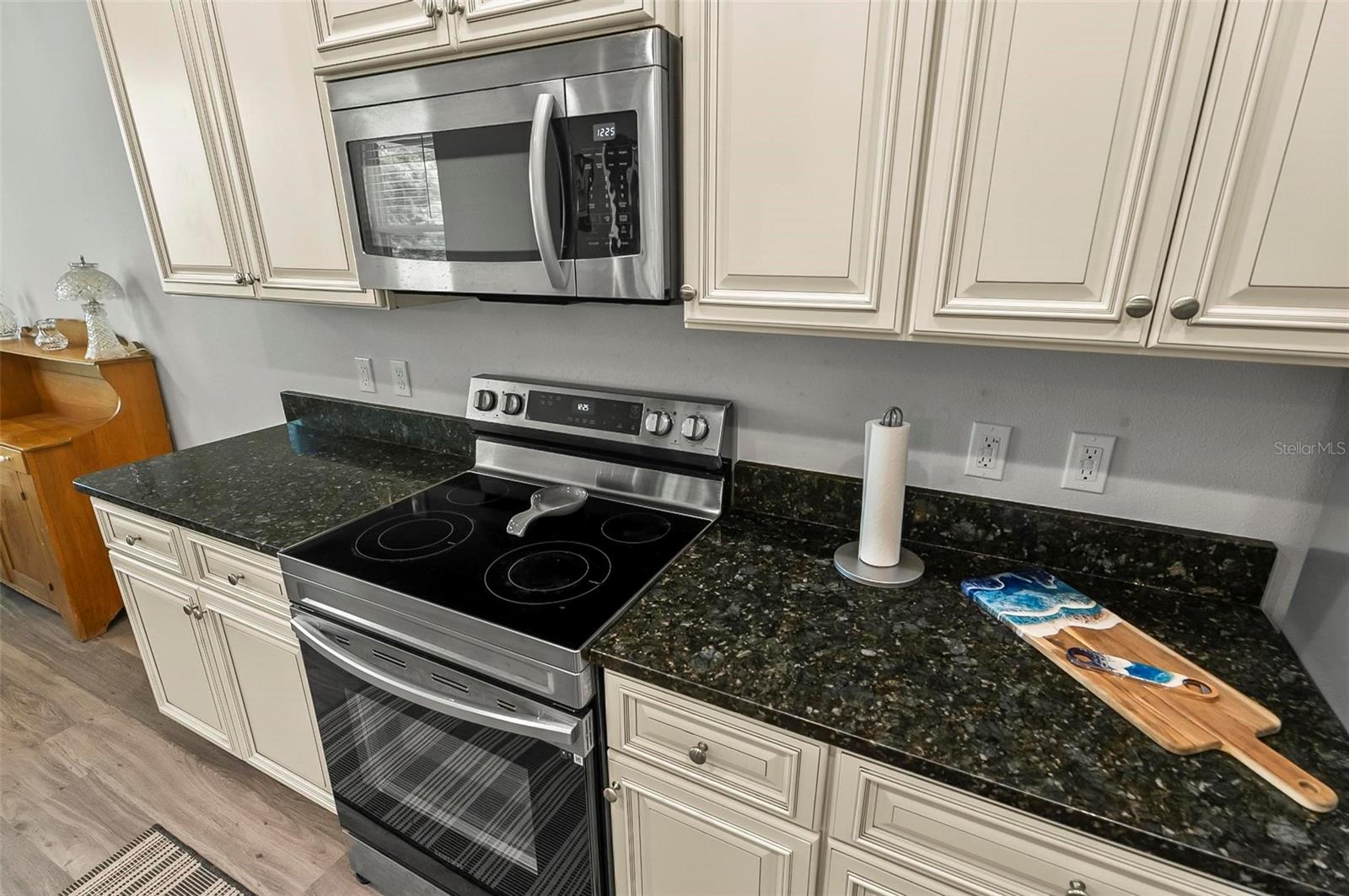 Image 17 of 65 For 9 Elder Place