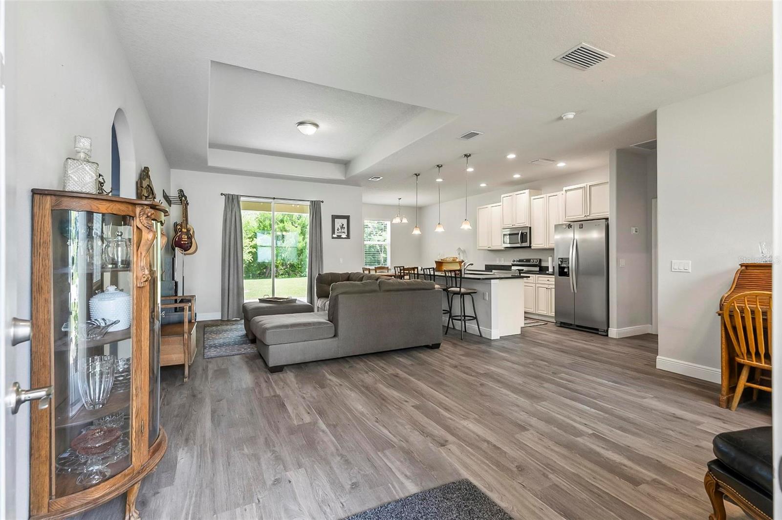 Image 2 of 65 For 9 Elder Place