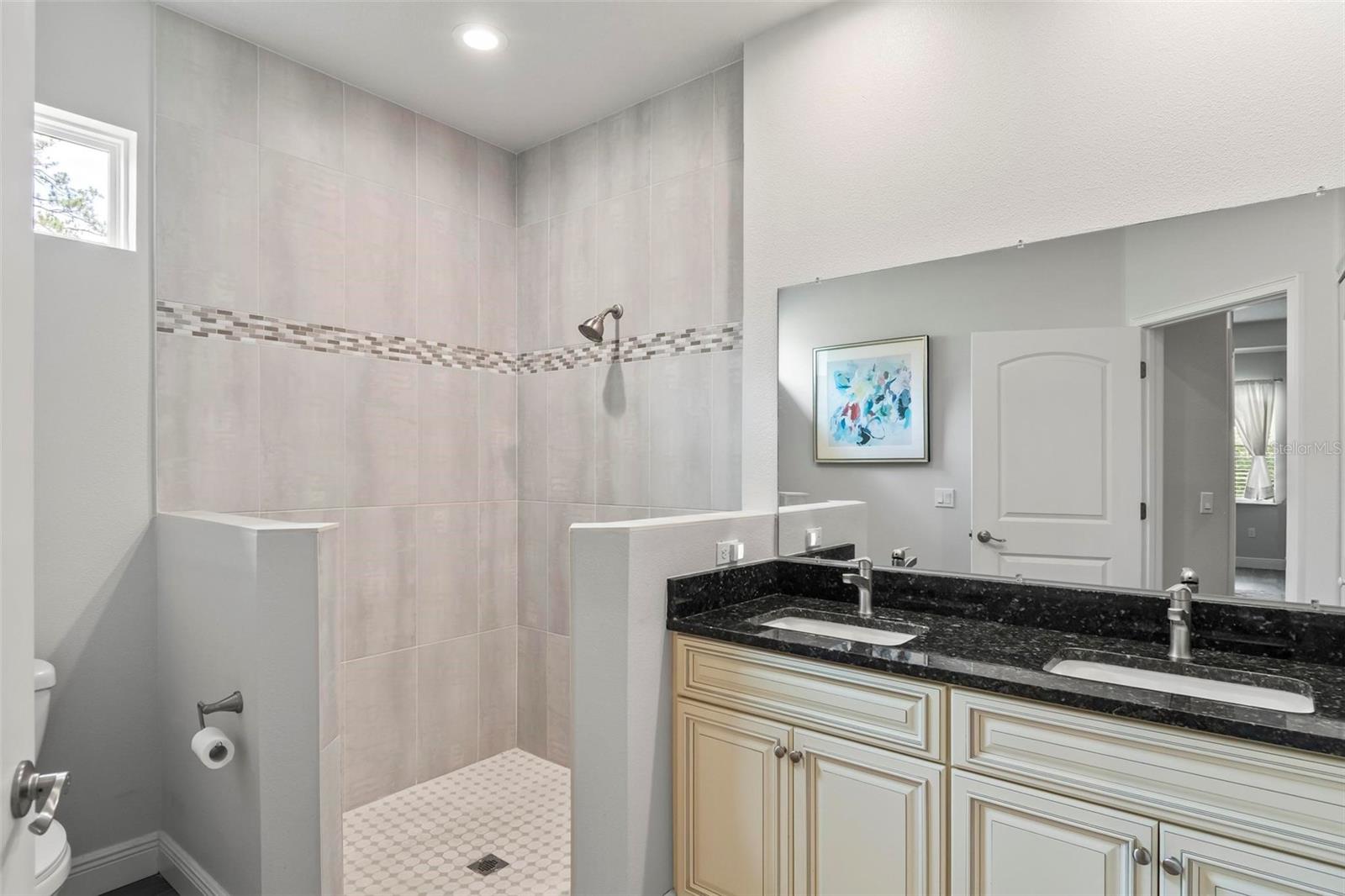 Image 34 of 65 For 9 Elder Place