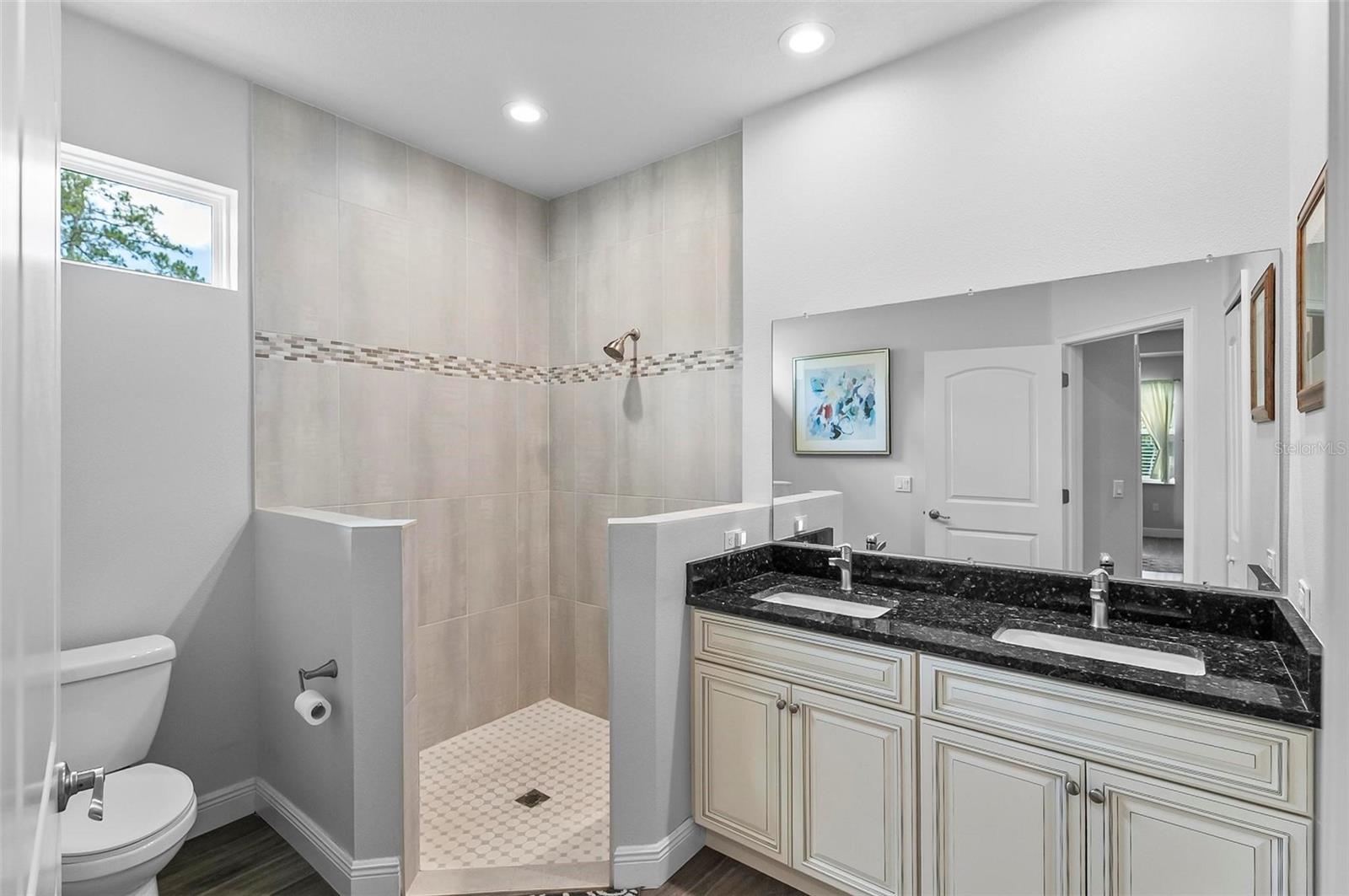 Image 35 of 65 For 9 Elder Place