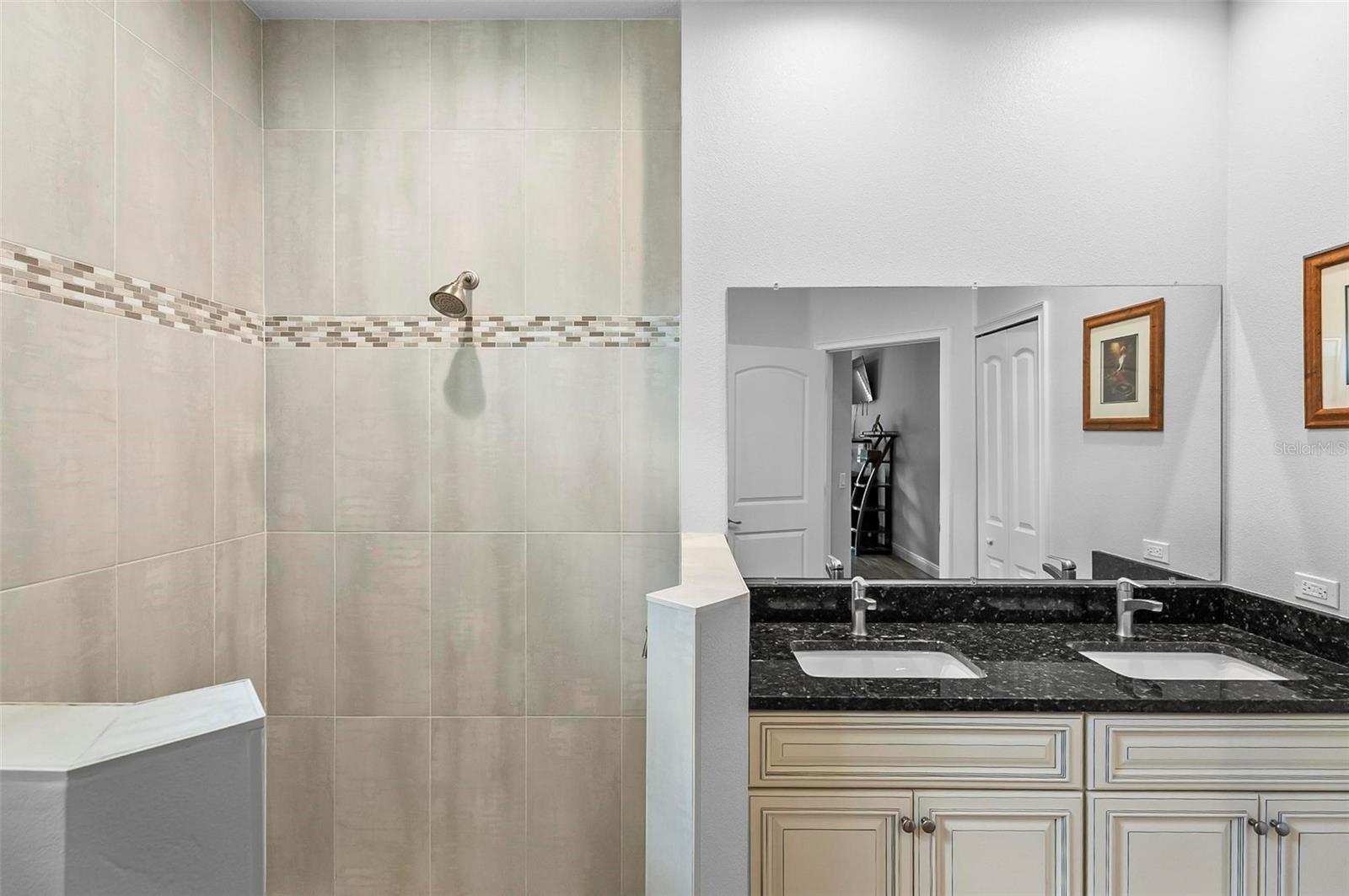 Image 39 of 65 For 9 Elder Place