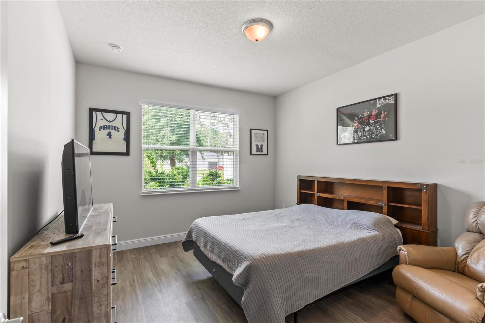 Image 42 of 65 For 9 Elder Place