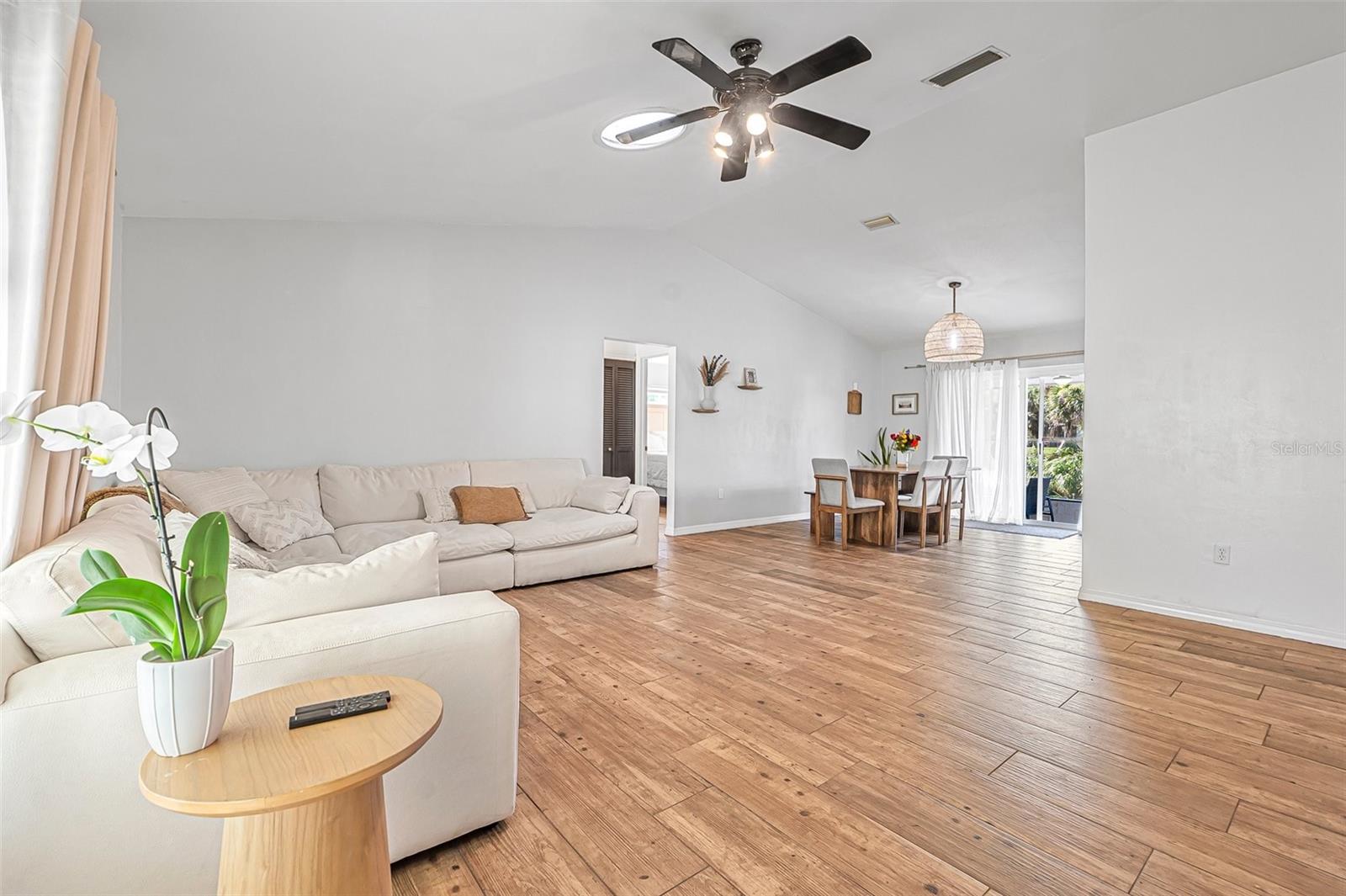 Image 10 of 42 For 117 Azalea Road