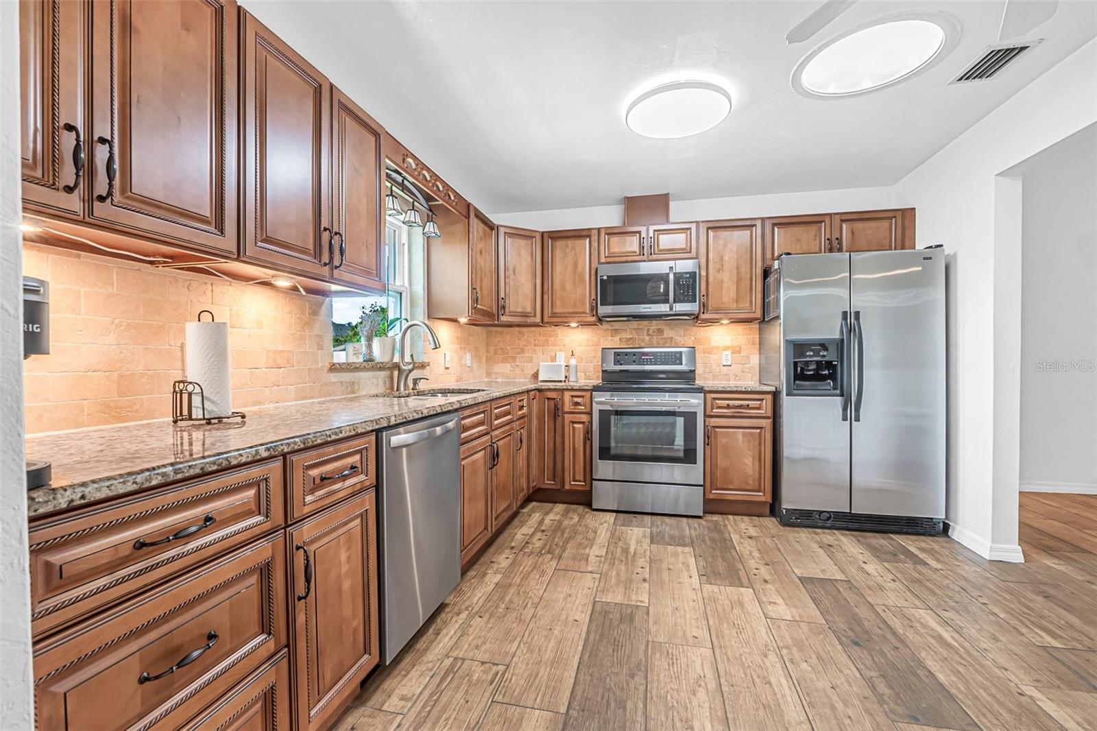 Image 13 of 42 For 117 Azalea Road