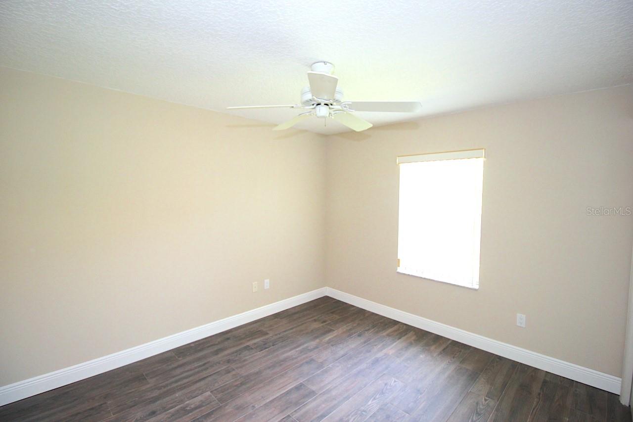Image 19 of 42 For 20 Clarendon Court N