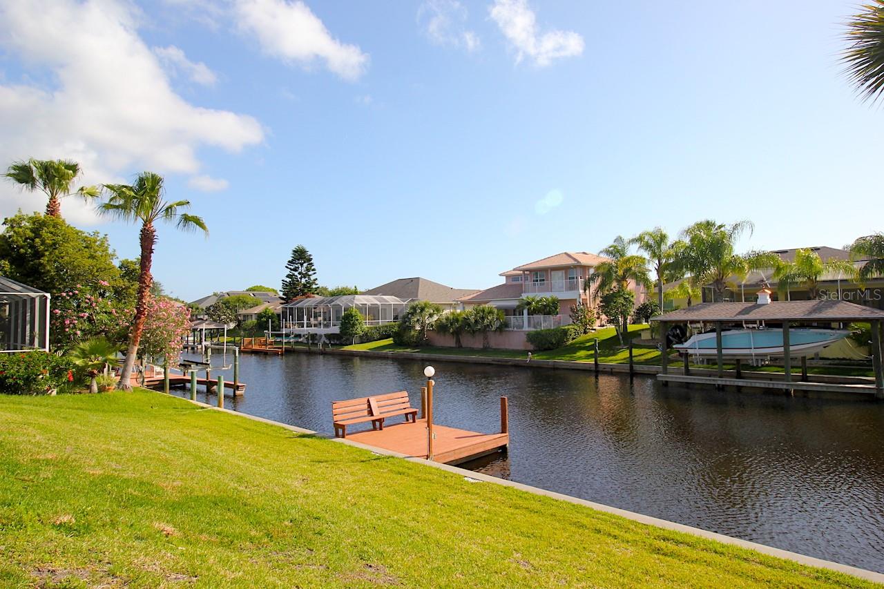 Image 4 of 42 For 20 Clarendon Court N