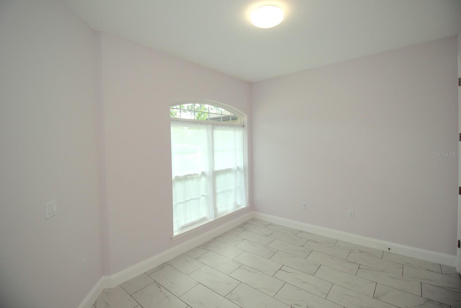 Image 6 of 29 For 23 Empress Lane A