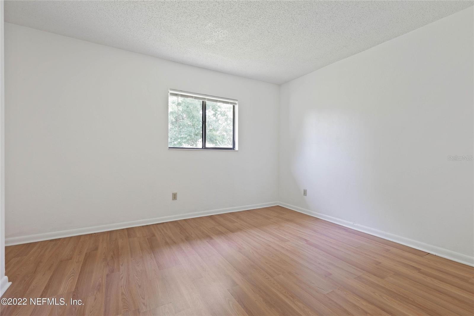 Image 11 of 20 For 94 Belvedere Lane