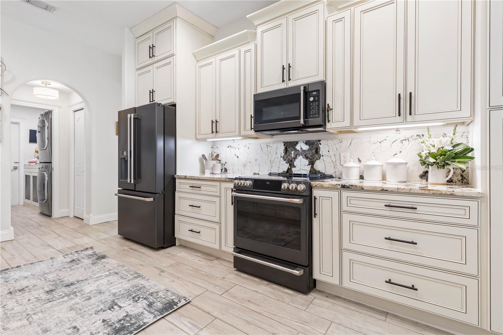 Image 18 of 57 For 112 11th Street