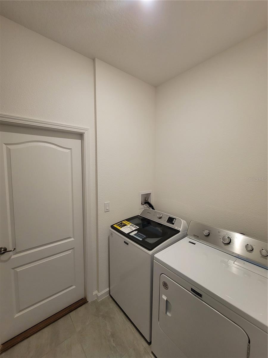 Image 21 of 25 For 128 Oakleaf Way