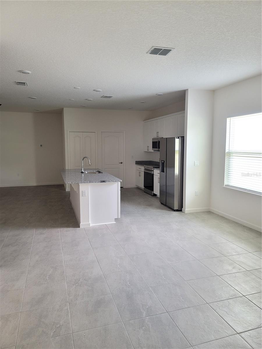Image 8 of 25 For 128 Oakleaf Way