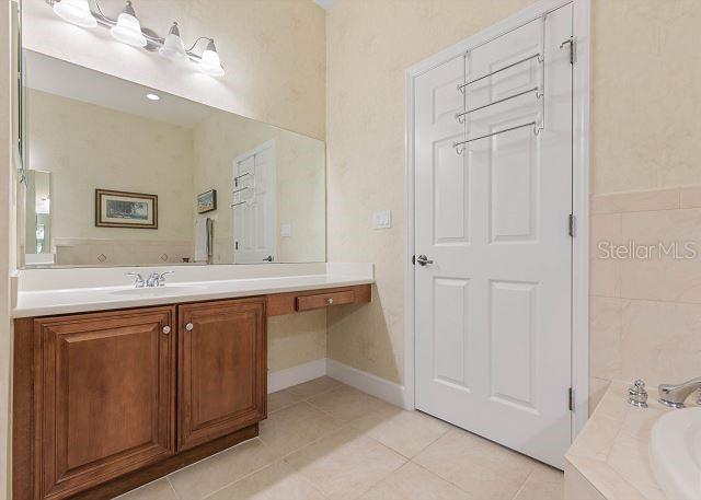 Image 32 of 67 For 200 Cinnamon Beach Way 131