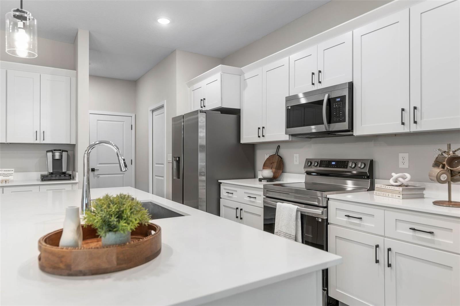 Image 11 of 23 For 140 Belleaire Drive