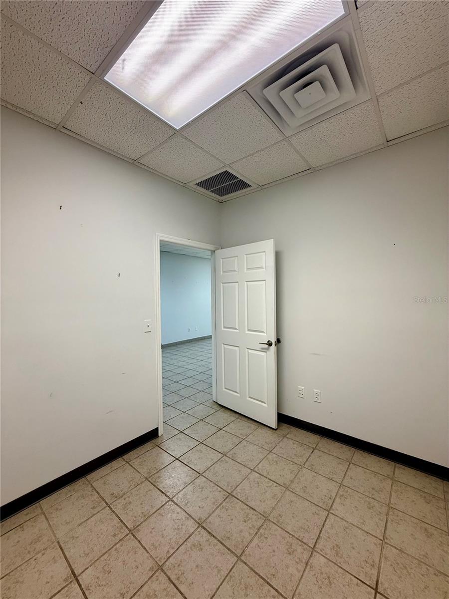 Image 11 of 34 For 608 Moody Boulevard
