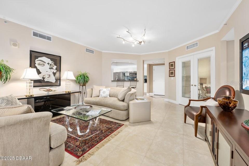 Image 16 of 51 For 231 Riverside Drive 103-1