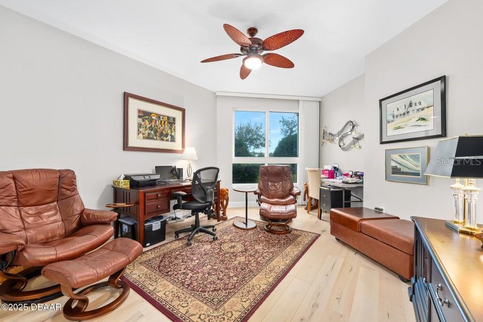 Image 17 of 51 For 231 Riverside Drive 103-1