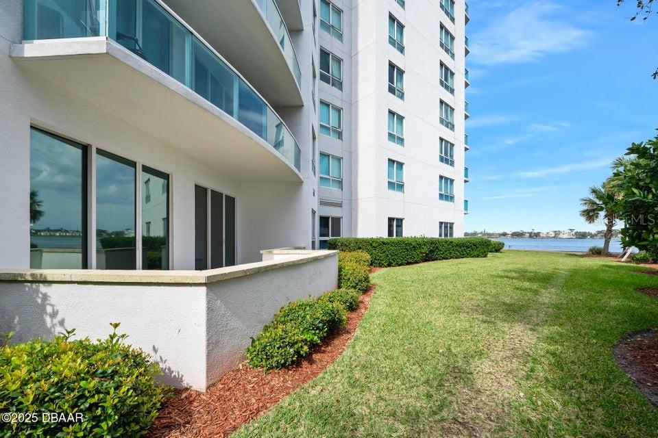 Image 30 of 51 For 231 Riverside Drive 103-1