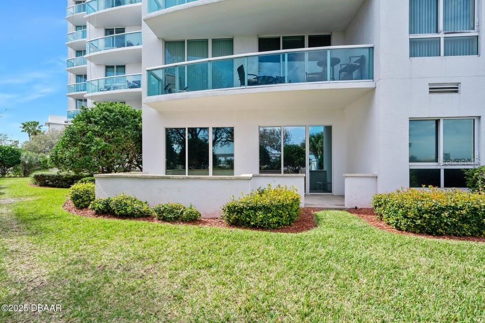 Image 31 of 51 For 231 Riverside Drive 103-1
