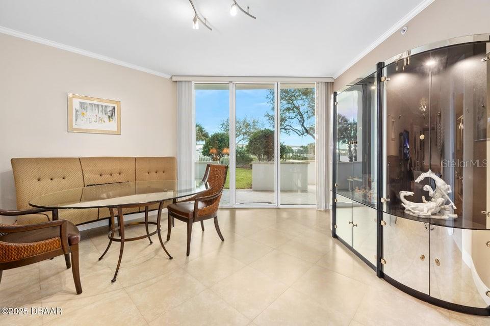 Image 6 of 51 For 231 Riverside Drive 103-1