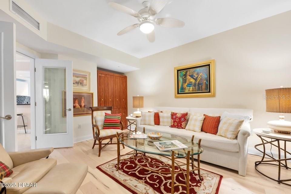 Image 8 of 51 For 231 Riverside Drive 103-1