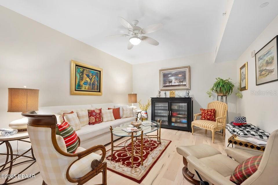 Image 9 of 51 For 231 Riverside Drive 103-1