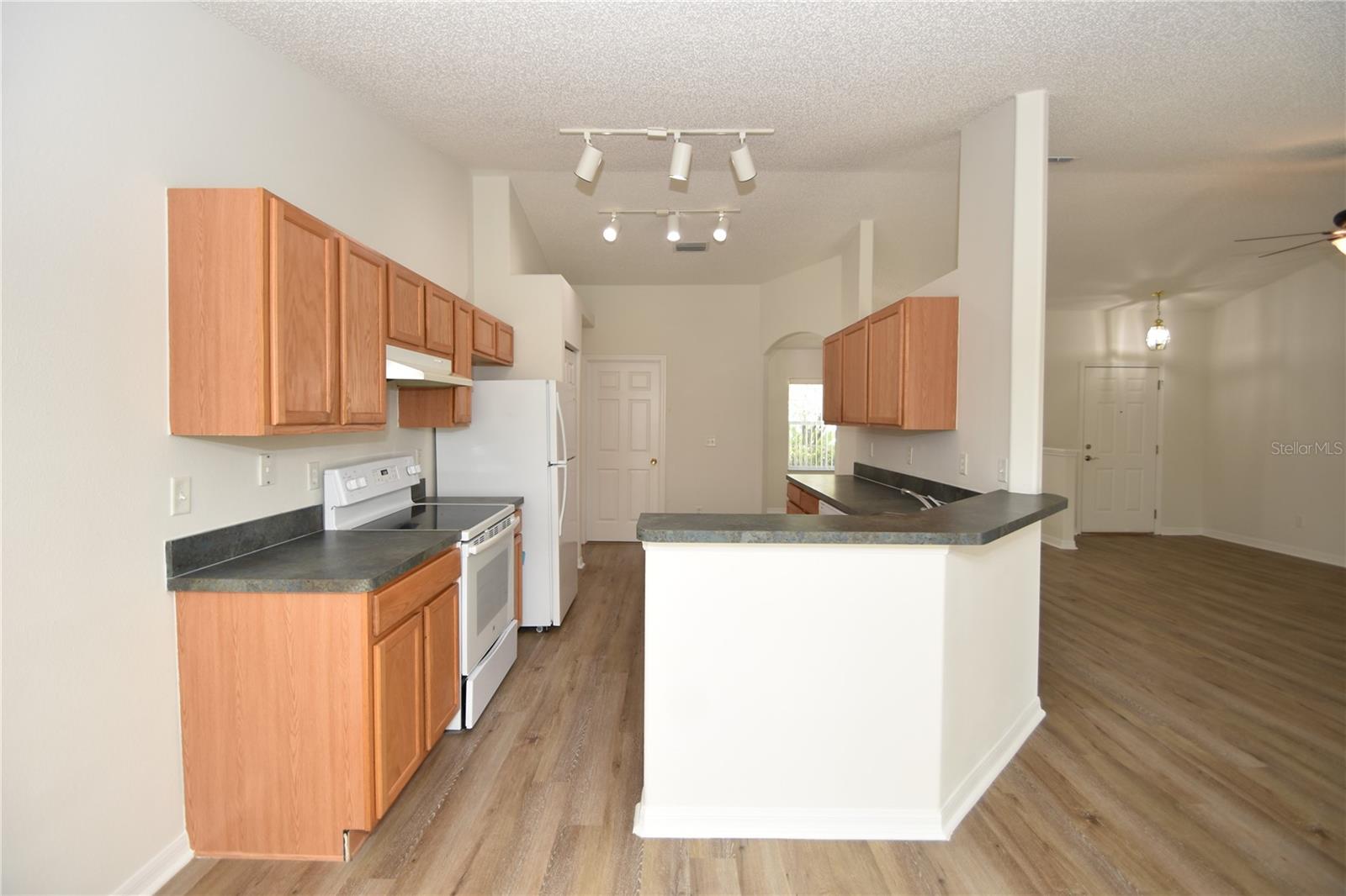 Image 11 of 30 For 33 Riverview Drive