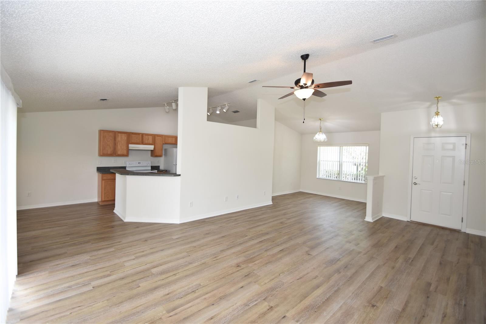 Image 4 of 30 For 33 Riverview Drive