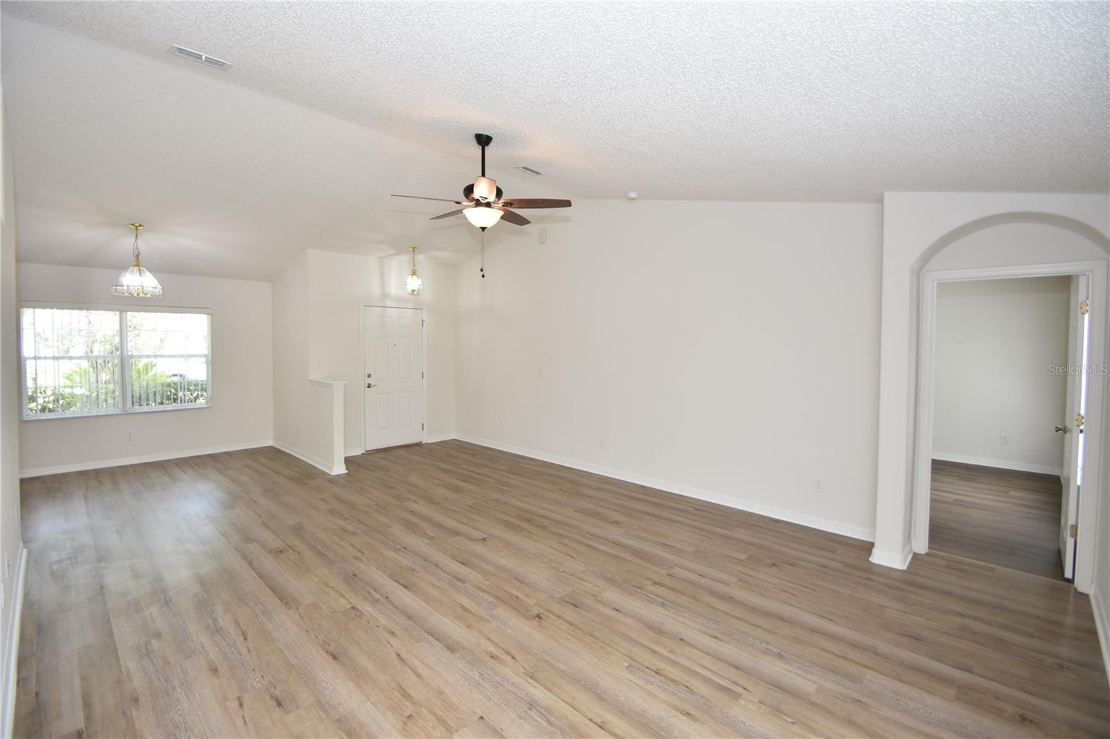 Image 5 of 30 For 33 Riverview Drive