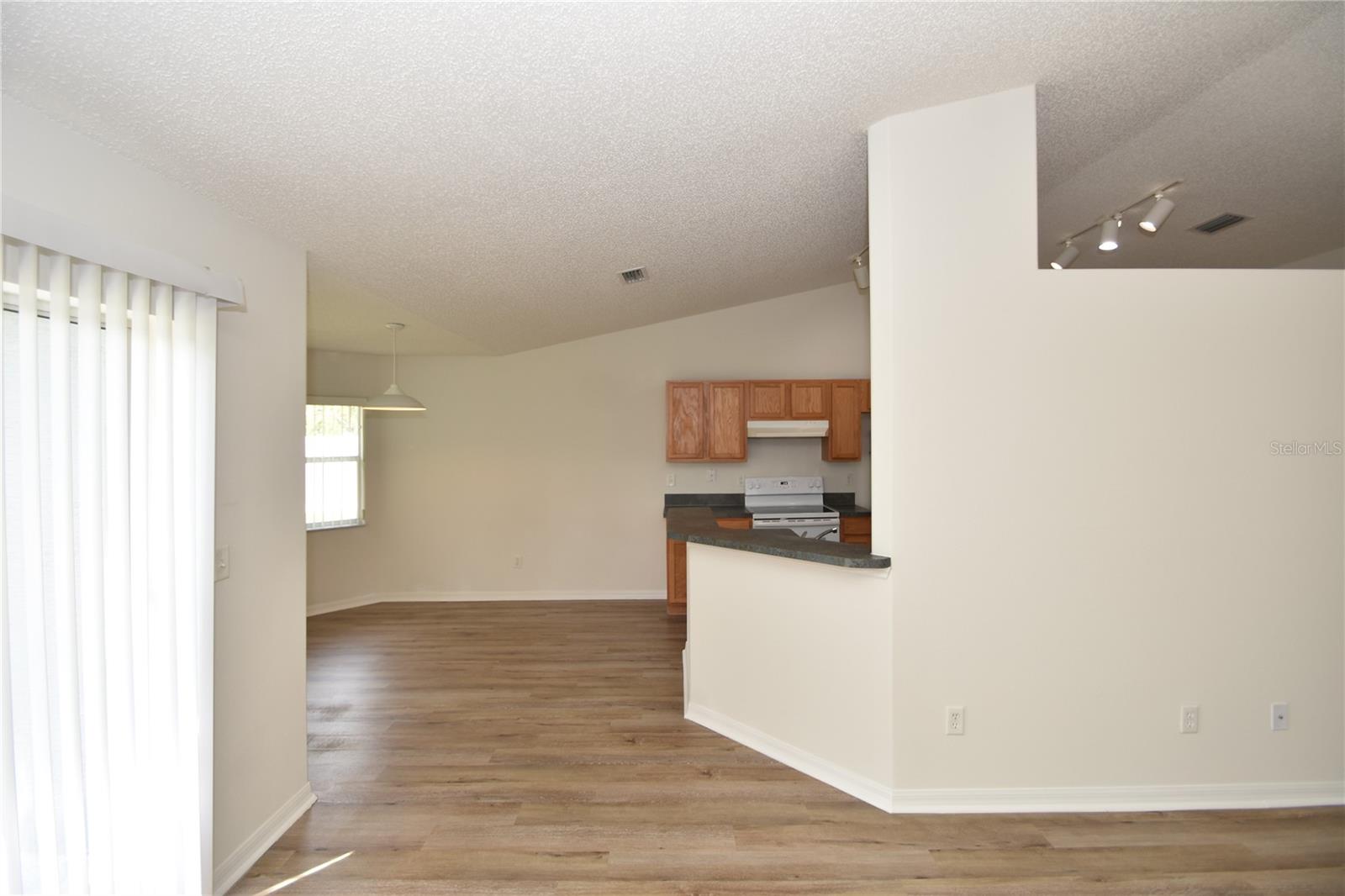 Image 7 of 30 For 33 Riverview Drive