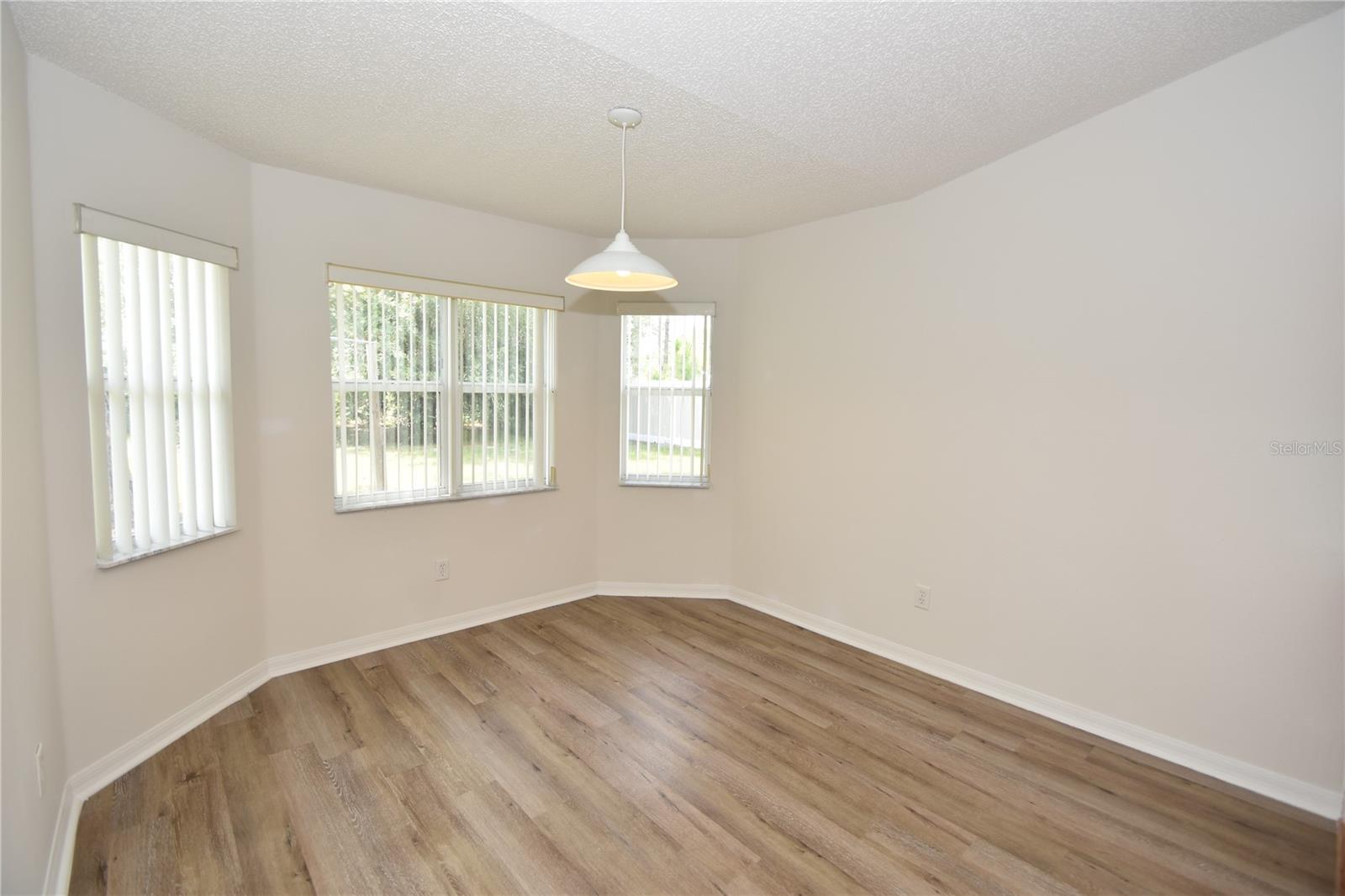 Image 8 of 30 For 33 Riverview Drive