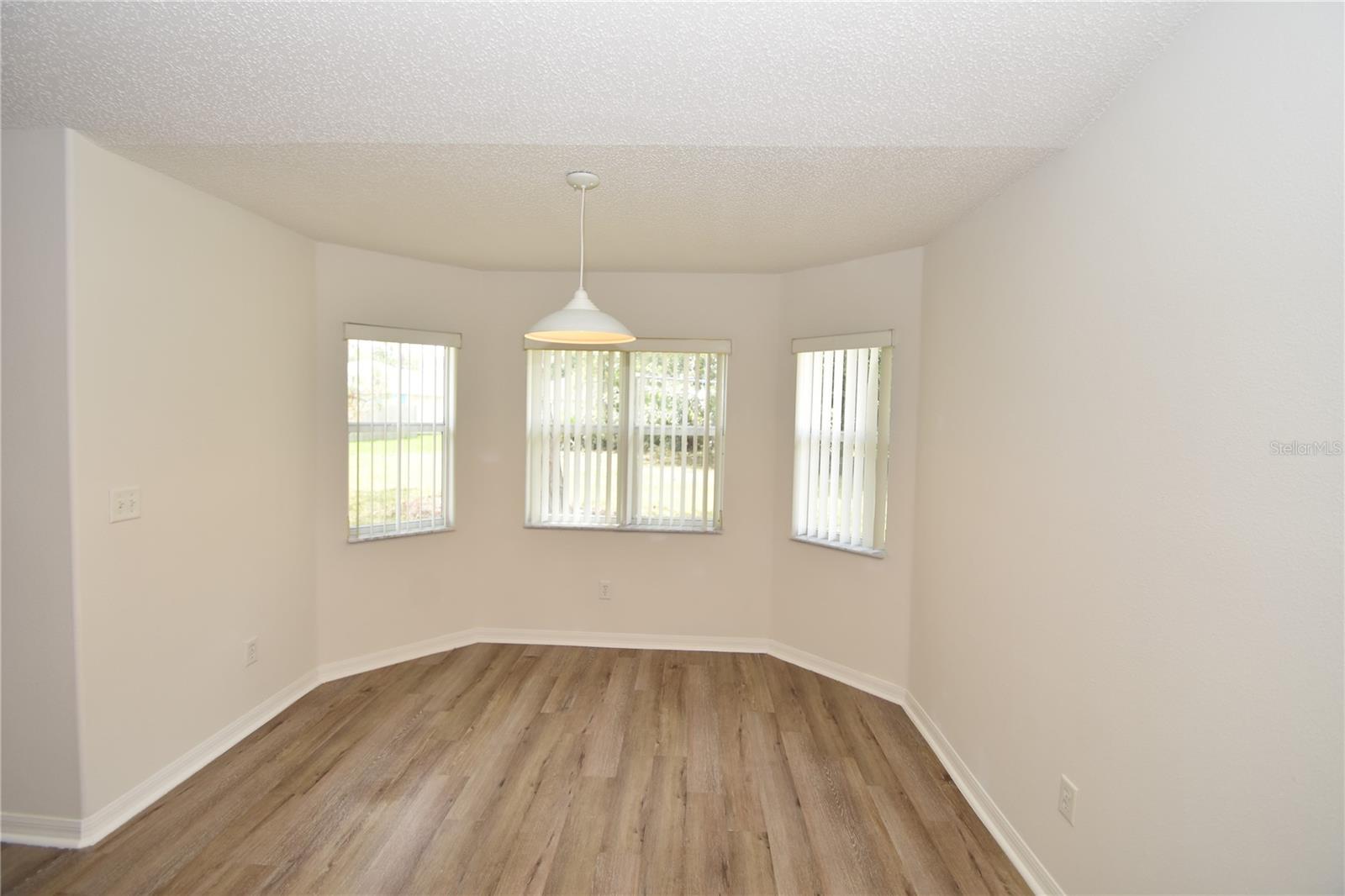Image 9 of 30 For 33 Riverview Drive