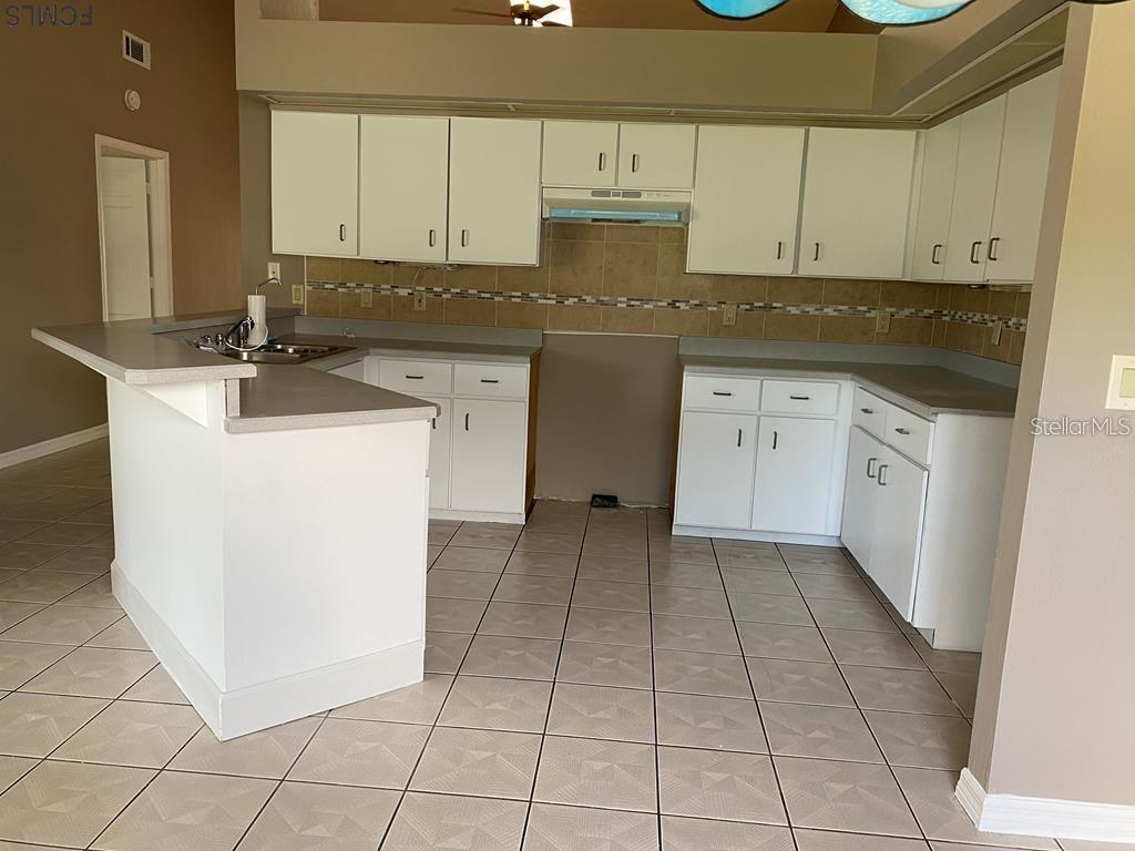 Image 4 of 10 For 250 Coral Reef Ct.  B