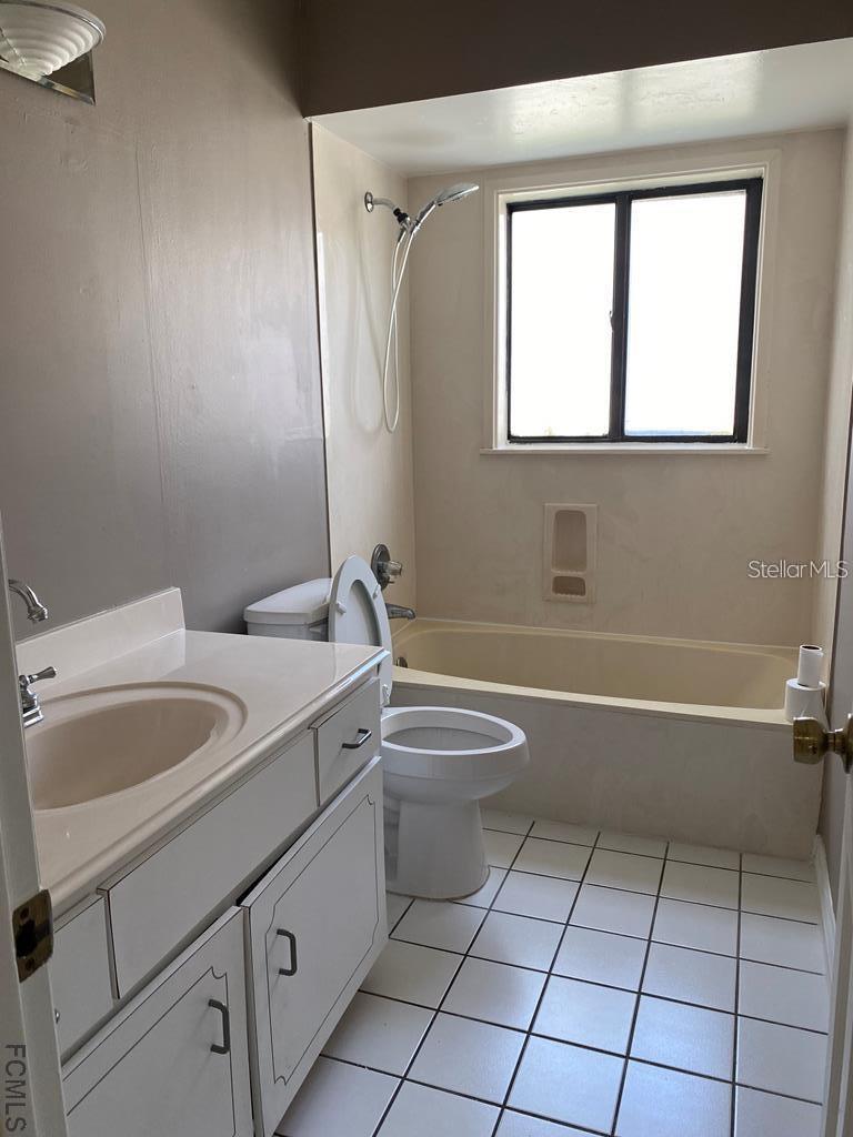 Image 7 of 10 For 250 Coral Reef Ct.  B