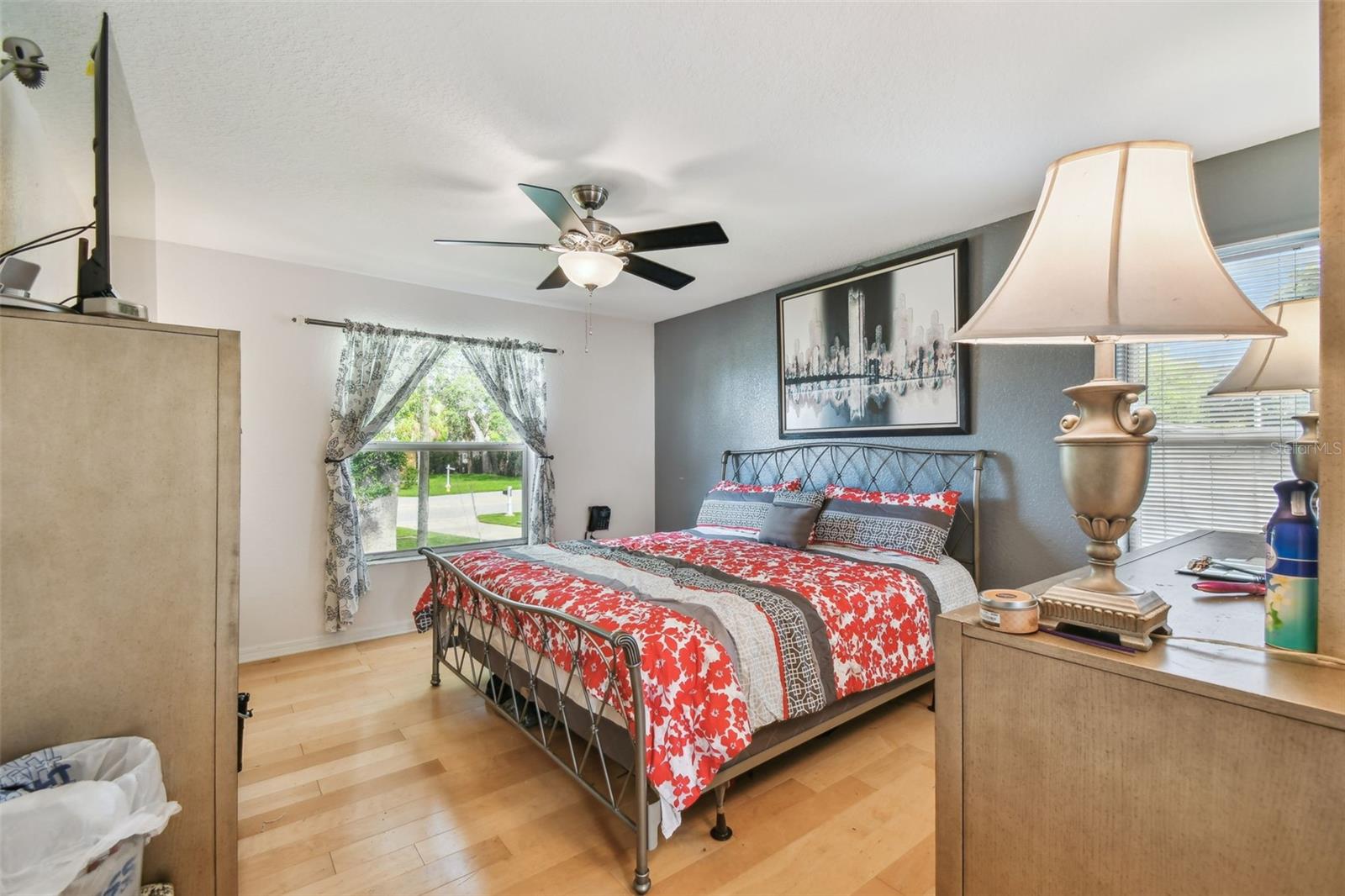 Image 12 of 46 For 317 Shore Drive E
